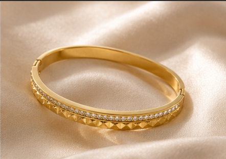 Gold-Plated Stainless-Steel Anti Tarnish Heart Themed Bracelet