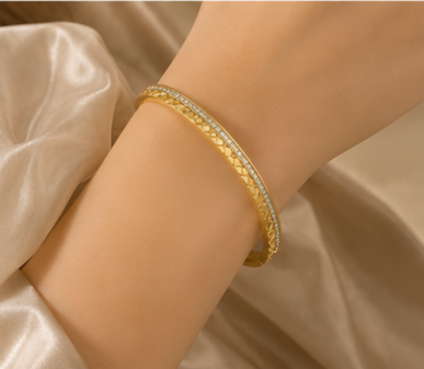 Gold-Plated Stainless-Steel Anti Tarnish Heart Themed Bracelet